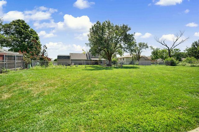 112 N Douglas Dr., Salina, KS 67401