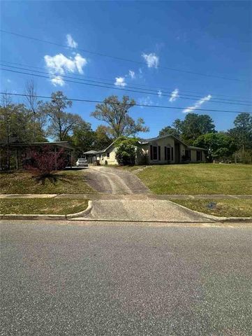 5361 Larchmont Drive, Mobile, AL 36693