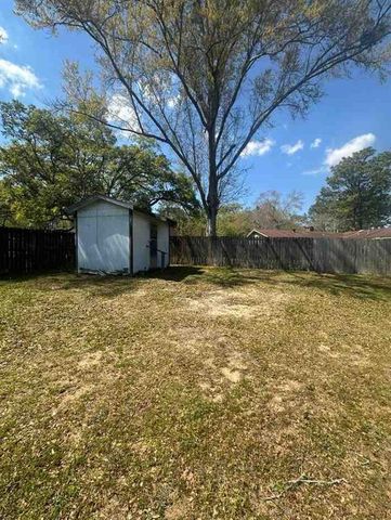 5361 Larchmont Drive, Mobile, AL 36693