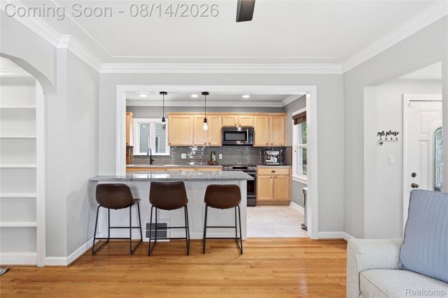 2060 Royal Avenue, Berkley, MI 48072