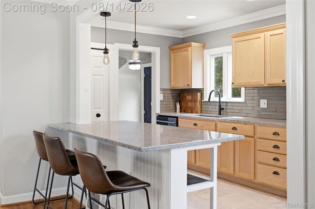 2060 Royal Avenue, Berkley, MI 48072