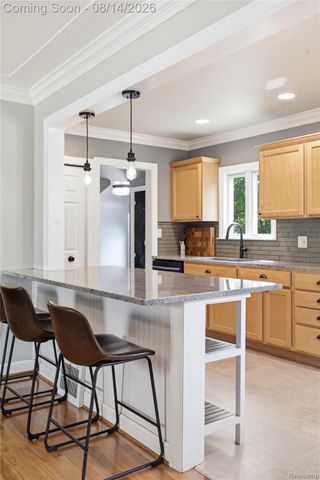 2060 Royal Avenue, Berkley, MI 48072