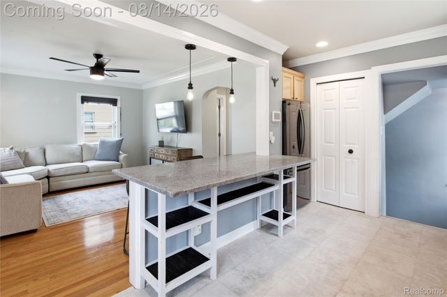 2060 Royal Avenue, Berkley, MI 48072