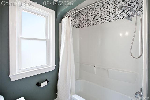 2060 Royal Avenue, Berkley, MI 48072