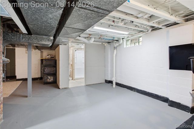 2060 Royal Avenue, Berkley, MI 48072
