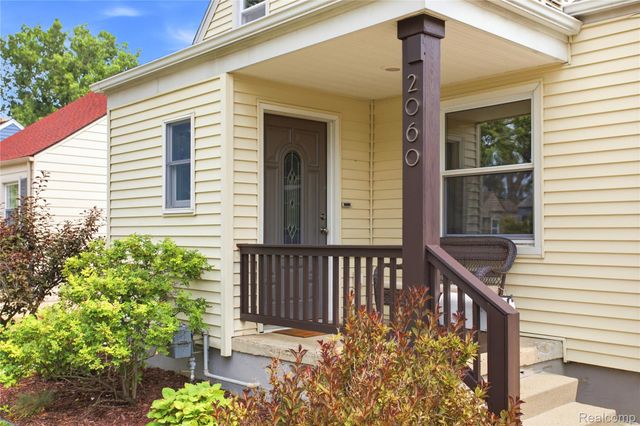 2060 Royal Avenue, Berkley, MI 48072