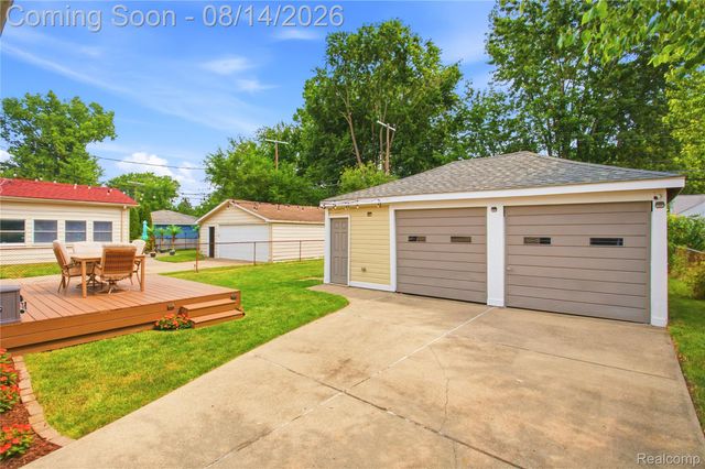 2060 Royal Avenue, Berkley, MI 48072