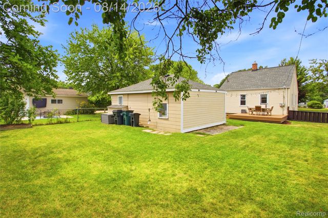 2060 Royal Avenue, Berkley, MI 48072
