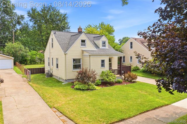 2060 Royal Avenue, Berkley, MI 48072