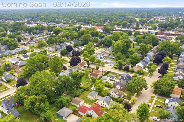 2060 Royal Avenue, Berkley, MI 48072