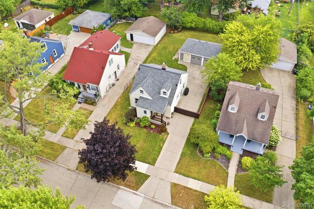 2060 Royal Avenue, Berkley, MI 48072