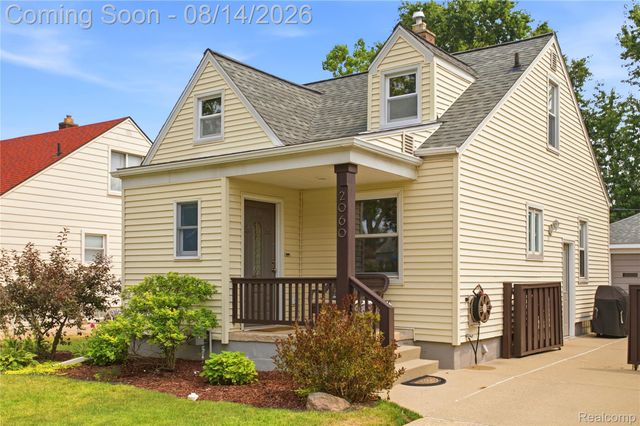 2060 Royal Avenue, Berkley, MI 48072