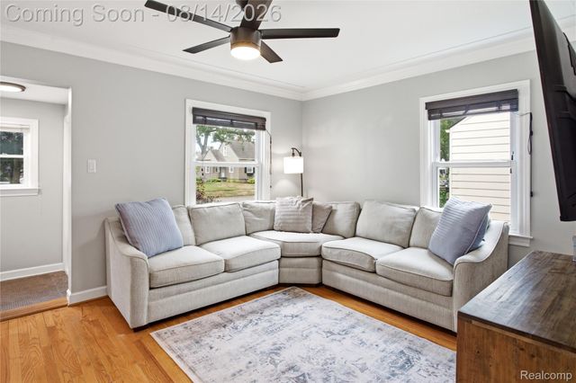 2060 Royal Avenue, Berkley, MI 48072