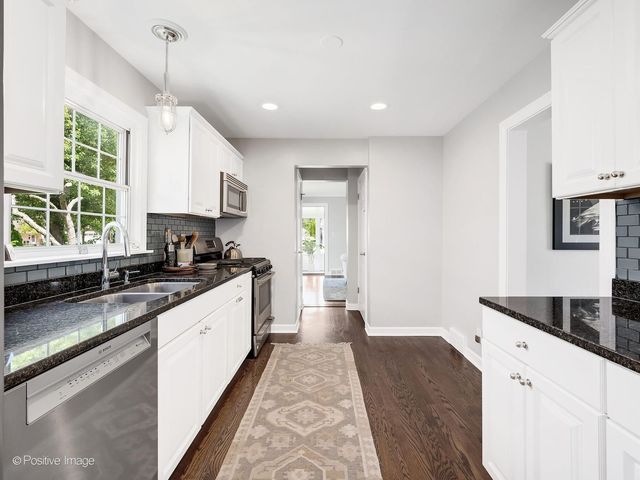 541 E Hickory Street, Hinsdale, IL 60521