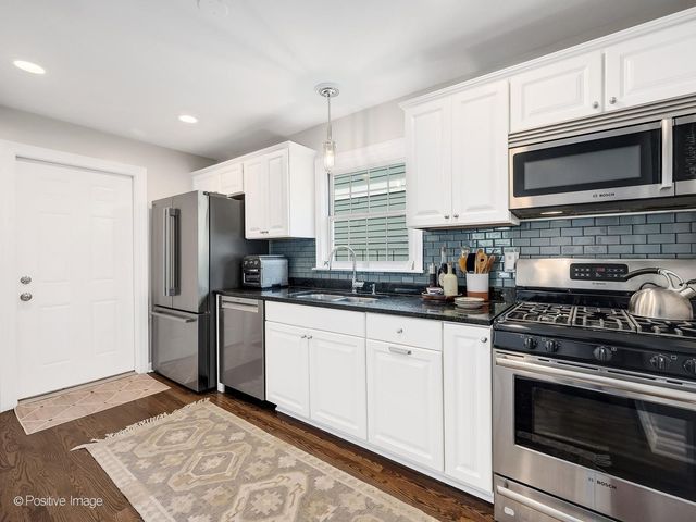 541 E Hickory Street, Hinsdale, IL 60521