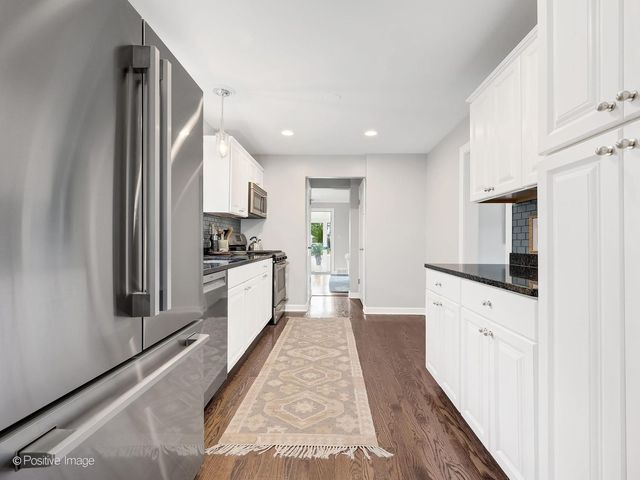 541 E Hickory Street, Hinsdale, IL 60521