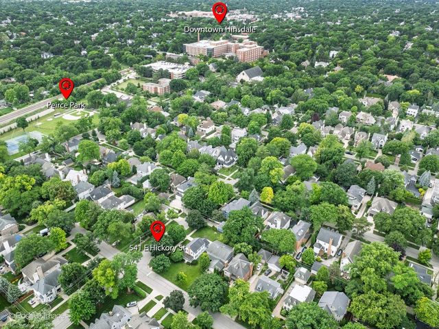 541 E Hickory Street, Hinsdale, IL 60521