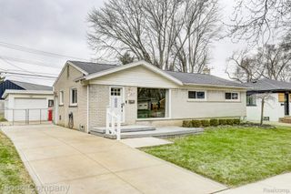 1303 Sycamore Drive, Rochester Hills, MI 48307