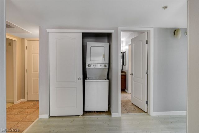 2110 Sealion Drive 104, Las Vegas, NV 89128