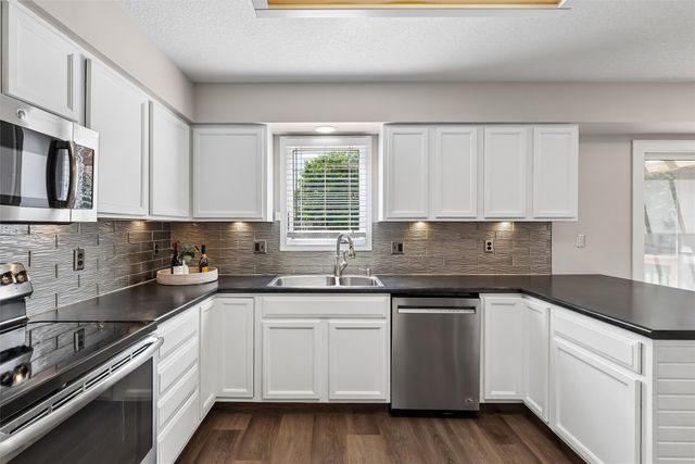 206 NW Ridgeline Drive, Ankeny, IA 50023