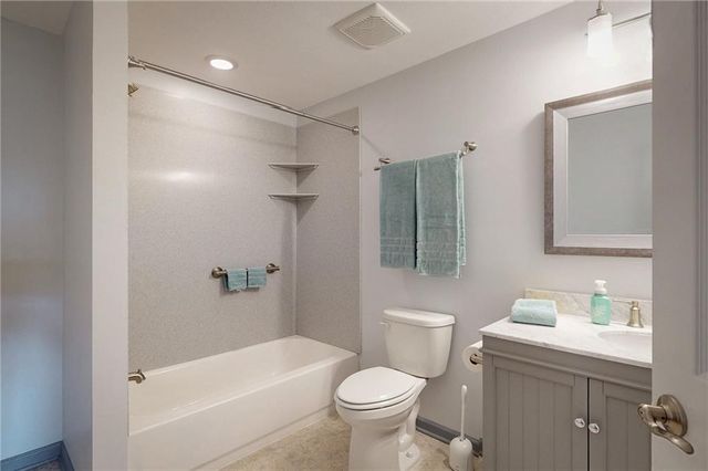 105 Toucan Street, Raymore, MO 64083