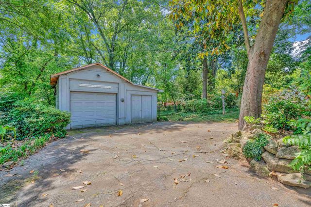 114 E Augusta Place, Greenville, SC 29605