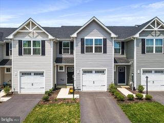 94 CALAIS PL, Hedgesville, WV 25427