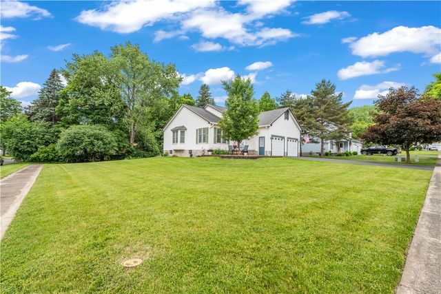 31 Cheshire Lane, Gates, NY 14624