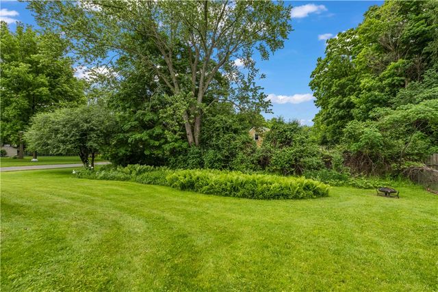 31 Cheshire Lane, Gates, NY 14624