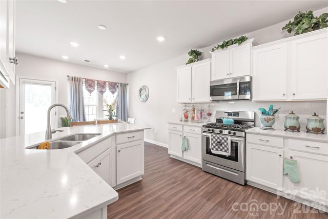 15308 Lake Ridge Road, Charlotte, NC 28278