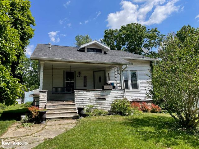 441 E Saint Clair Street, Almont, MI 48003