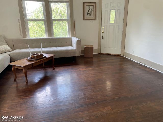 441 E Saint Clair Street, Almont, MI 48003