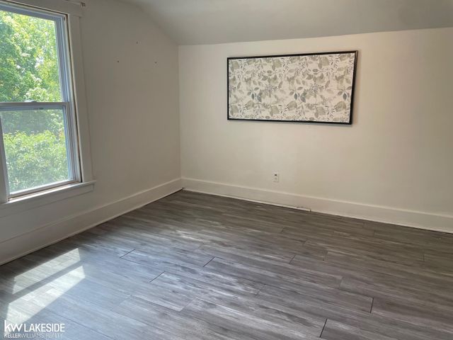 441 E Saint Clair Street, Almont, MI 48003