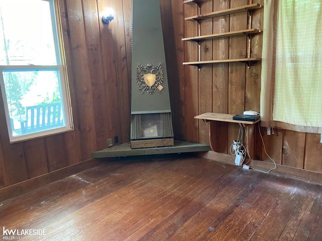 441 E Saint Clair Street, Almont, MI 48003