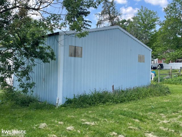 441 E Saint Clair Street, Almont, MI 48003