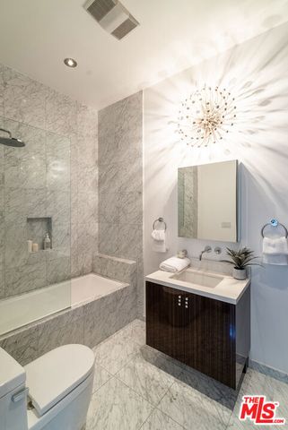 710 N Orlando Avenue 201, West Hollywood, CA 90069