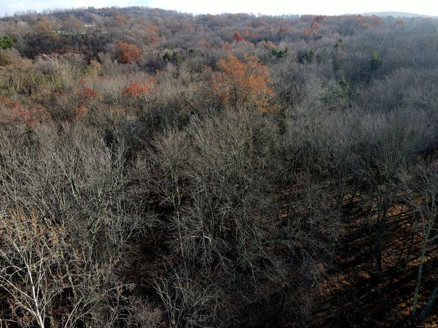 Country Club Rd and Massa Tom Rd Road East, Middletown, CT 06457