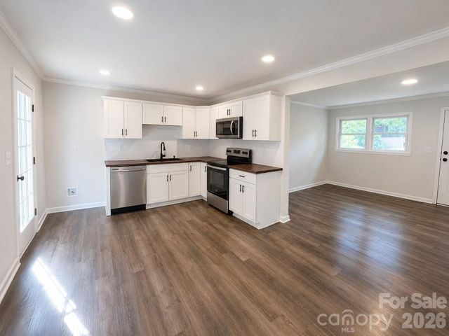 803 Dogwood Drive, Dallas, NC 28034