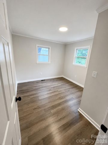 803 Dogwood Drive, Dallas, NC 28034