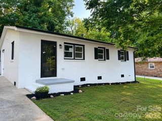 803 Dogwood Drive, Dallas, NC 28034