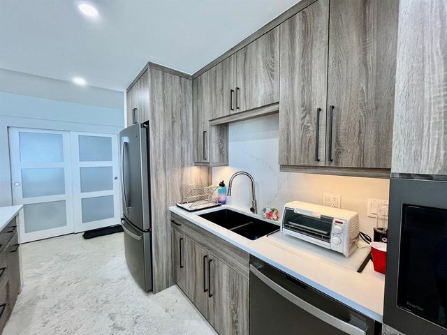 5440 N Ocean Drive 1107, Singer Island, FL 33404