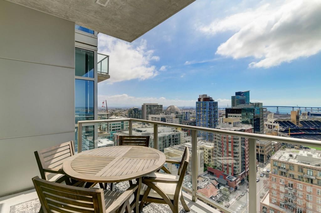 Image 14 of property listing at 800 The Mark Ln 2206, San Diego, CA 92101