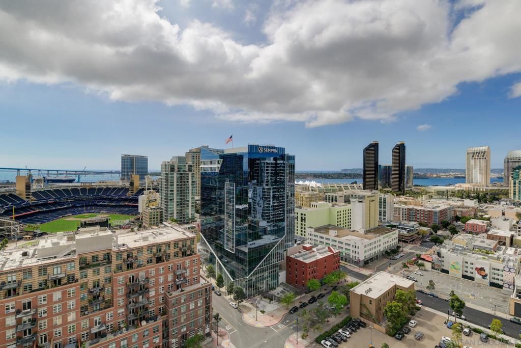 Image 17 of property listing at 800 The Mark Ln 2206, San Diego, CA 92101