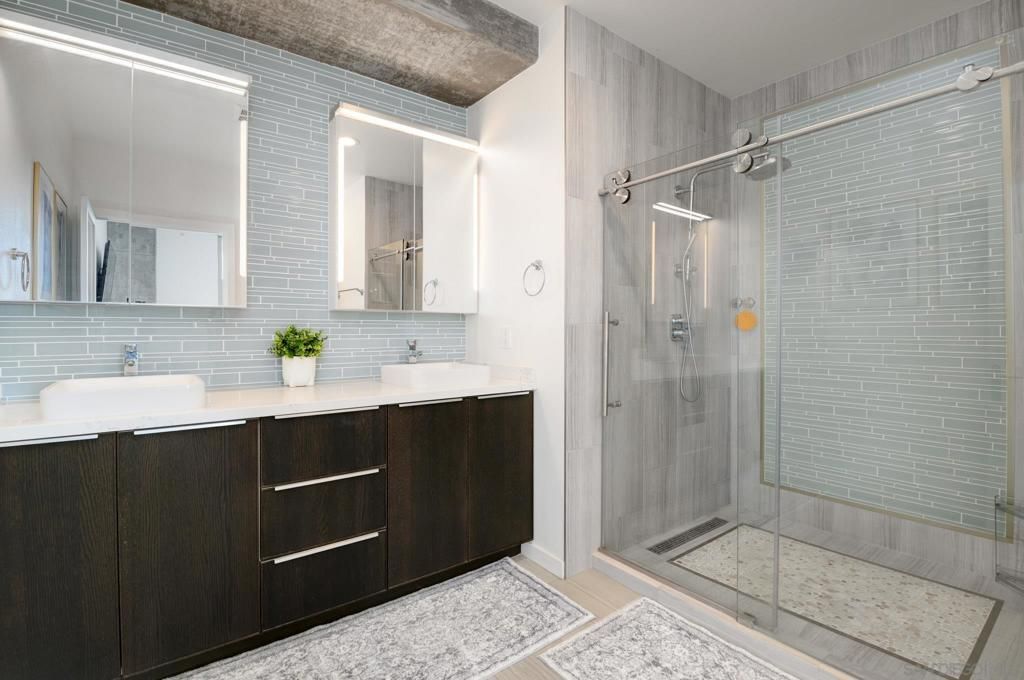 Image 22 of property listing at 800 The Mark Ln 2206, San Diego, CA 92101