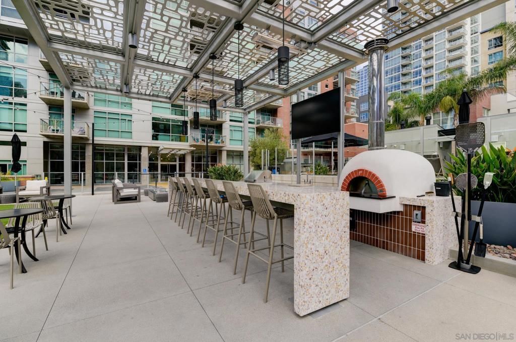 Image 30 of property listing at 800 The Mark Ln 2206, San Diego, CA 92101