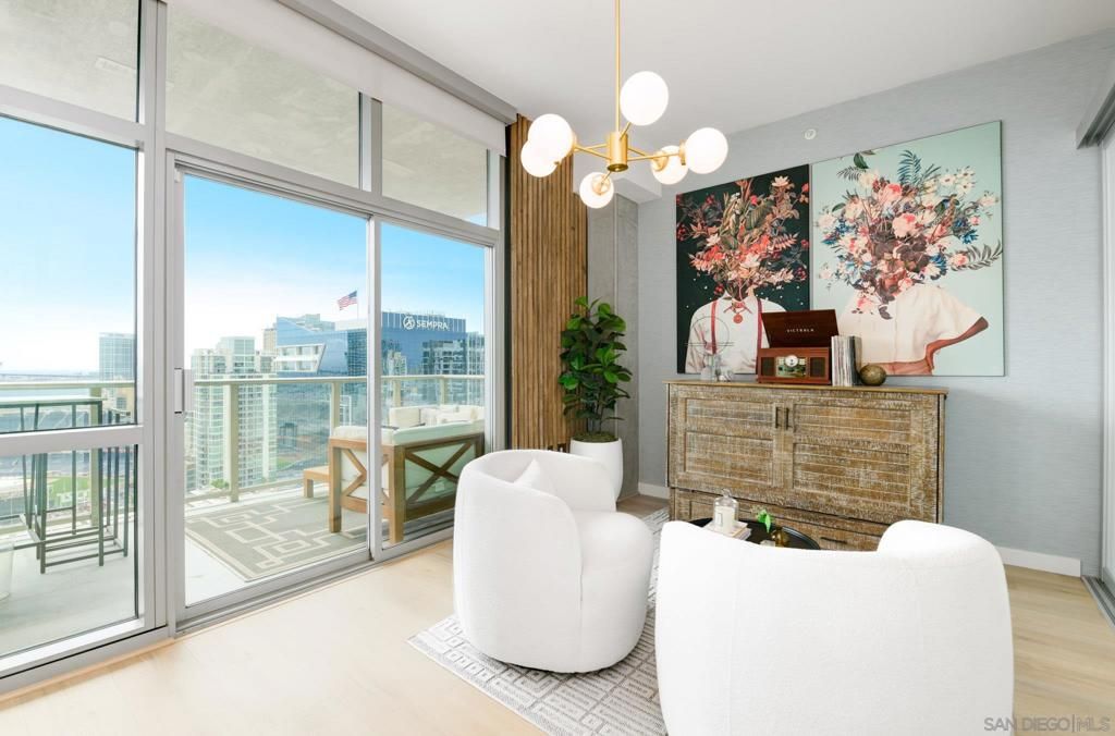 Image 6 of property listing at 800 The Mark Ln 2206, San Diego, CA 92101