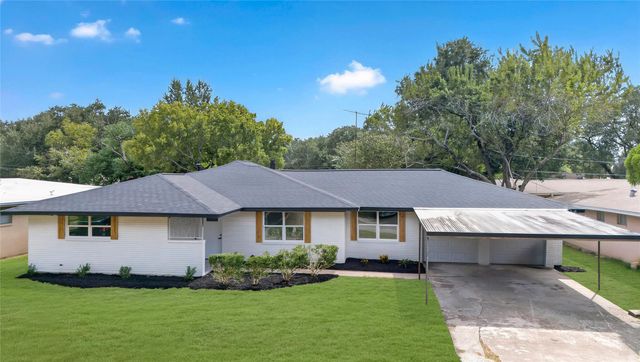 903 Rosewood Drive, Baytown, TX 77520
