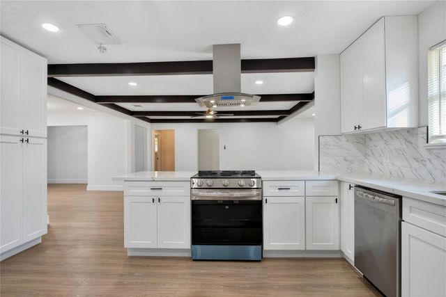 903 Rosewood Drive, Baytown, TX 77520