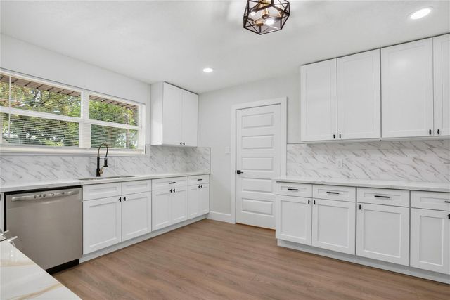 903 Rosewood Drive, Baytown, TX 77520