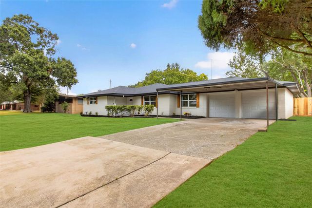 903 Rosewood Drive, Baytown, TX 77520